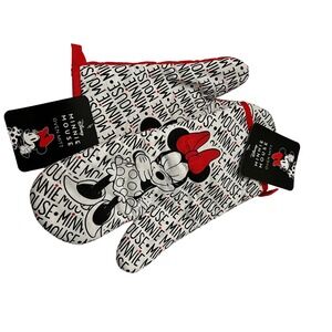 2 Disney Minnie Mouse Oven Mitts and Pot Holder Set Kitchen Decor